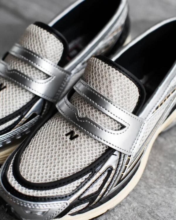New Balance 1906L Silver Metallic Cream - Gambar 2